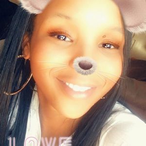 Meet your Posher, Davette